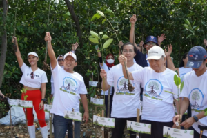 Emil Salim Institute Inisiasi Gerakan Tanam Pohon Mangrove di Pantura Jakarta