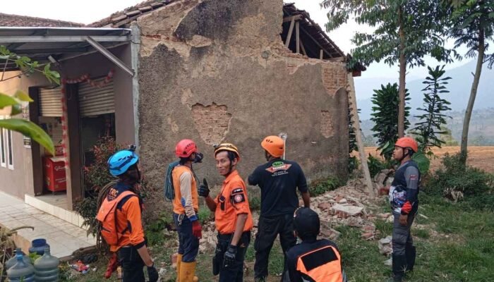 Gempa Bumi Guncang Kabupaten Bandung, Puluhan  Rumah Rusak dan Warga Membutuhkan Bantuan