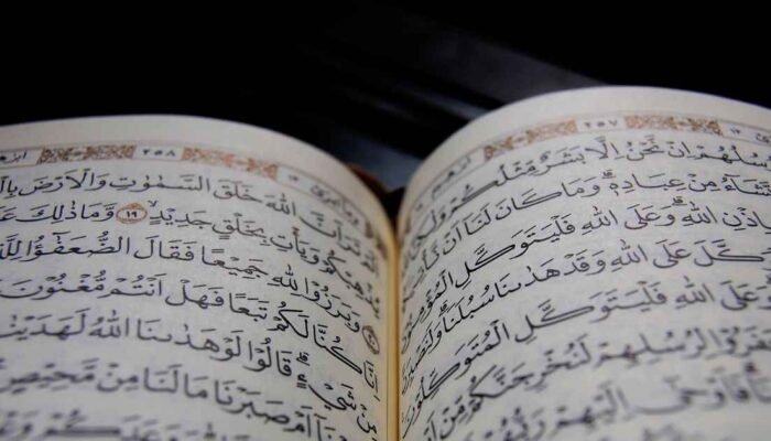 Keajaiban Al-Qur’an: Kitab yang Tak Terbatas oleh Zaman