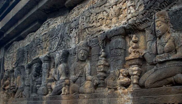 Menelusuri Akar Budaya Jawa: Dari Animisme hingga Islam