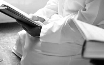 Tafsir Al-Qur’an dengan Al-Qur’an: Menemukan Pemahaman Islam yang Murni