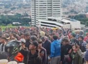 DPR Tuntut Fasilitas Mewah, Rakyat Turun ke Jalan