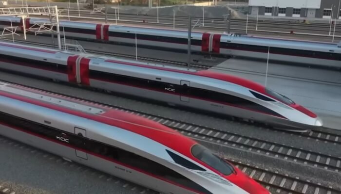 Utang Whoosh Rp116 Triliun: Mahfud MD Pertanyakan Arah dan Asal Dana