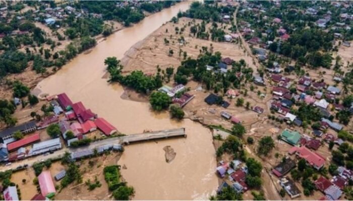 Banjir Sumatra 2025: Kenapa Pemerintah Tak Kunjung Menetapkan Status Bencana Nasional?