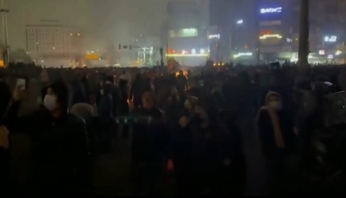 Iran Bergejolak, Protes Ekonomi Berubah Jadi Tantangan Politik Terbesar Sejak 1979